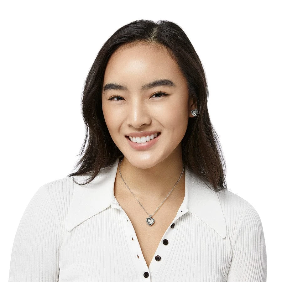 Pretty Tough Bold Heart Petite Necklace 7 Pretty Tough Bold Heart Petite Necklace - Image 5